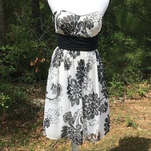 WHBM Strapless Floral Homecoming Dress Size 0